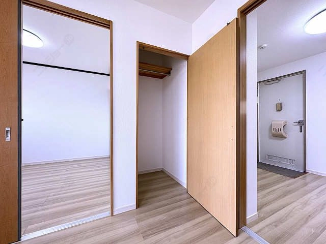 ６帖洋室・収納