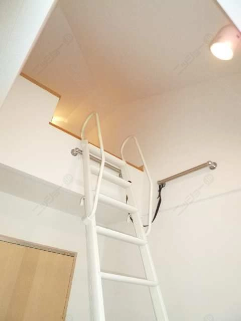 ２階北洋間ロフト