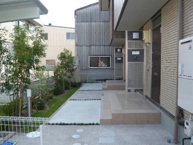 玄関前
