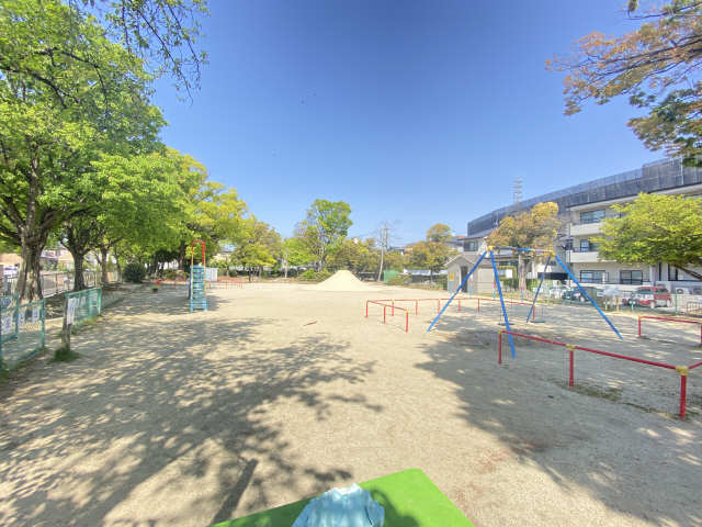 隣にある公園