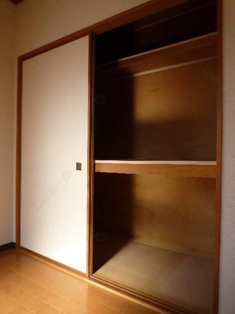 ２F北側洋室収納