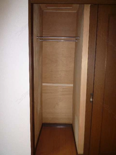 ２F南側洋室収納