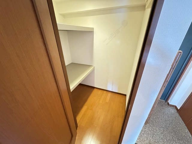玄関横収納
