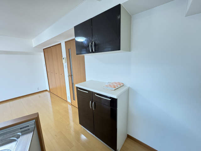 キッチン横収納