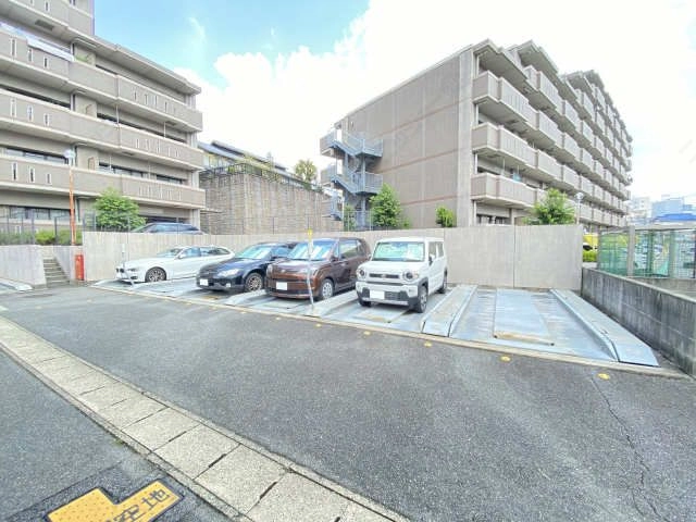 駐車場(機械式2段)