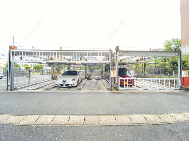 駐車場(機械式3段)