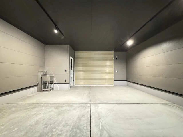 ガレージ駐車場