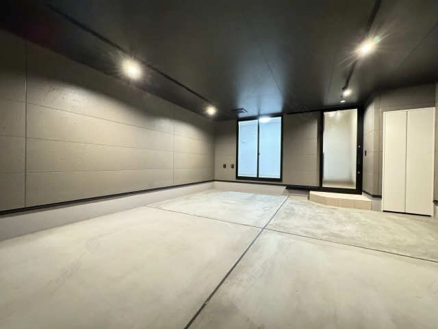 ガレージ駐車場