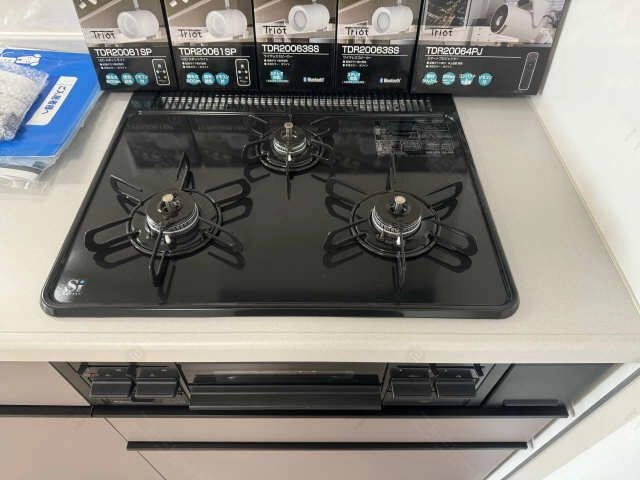 三口コンロ