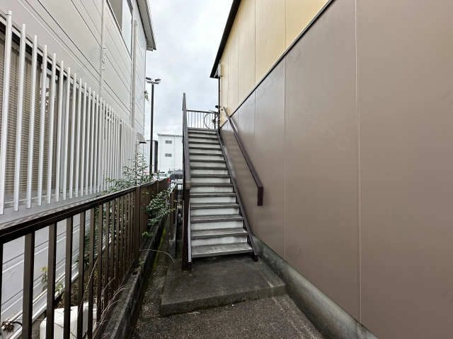 西側階段
