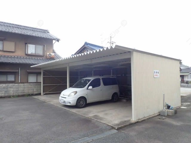 屋根付き駐車場