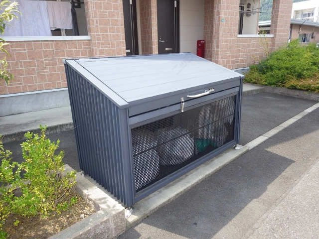 ダストボックス