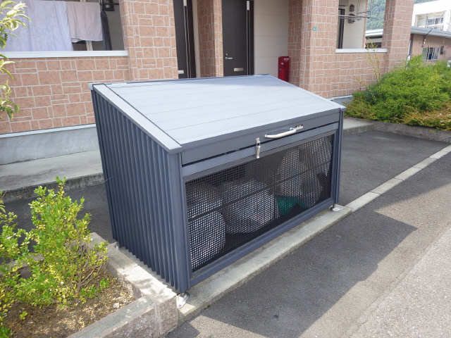 ダストボックス