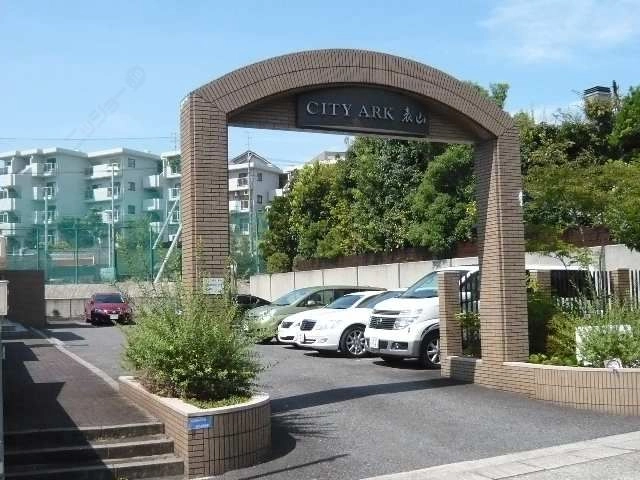 ｴﾝﾄﾗﾝｽ（駐車場）