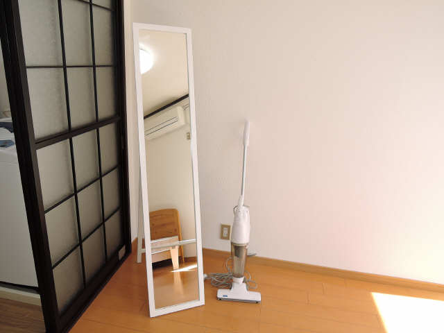 スタンド鏡、掃除機