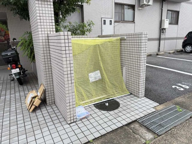 ゴミ置き場