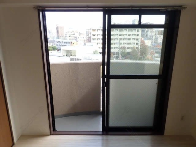 中洋間 バルコニー