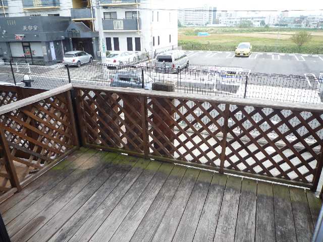 ｳｯﾄﾞﾃﾞｯｷ