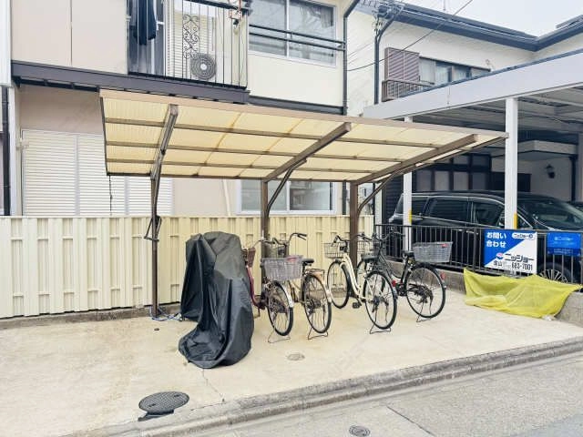 駐 輪場