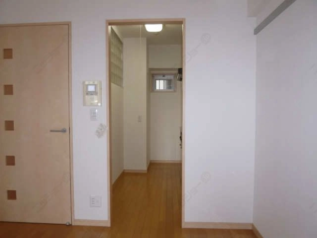 冷蔵庫・食器棚置場