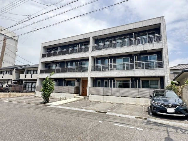 駐 車場