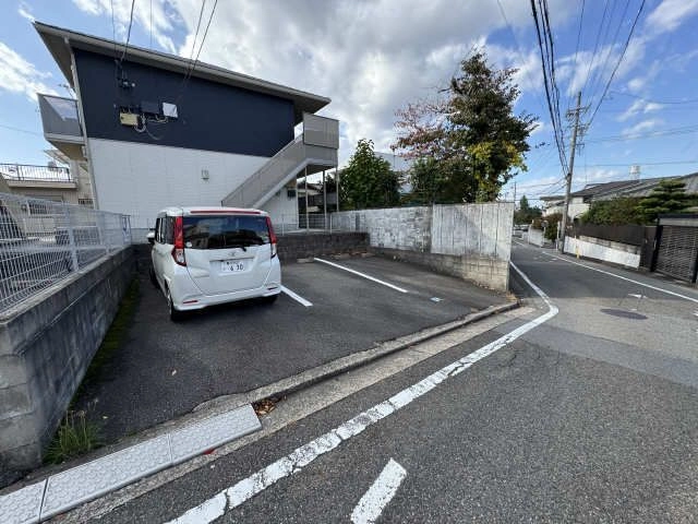 東側駐車場