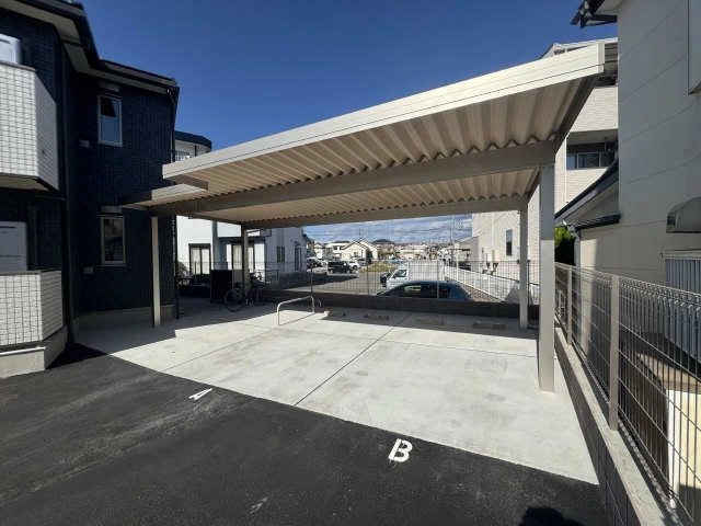 屋根付き駐車場