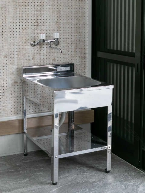 ガレージ内洗面