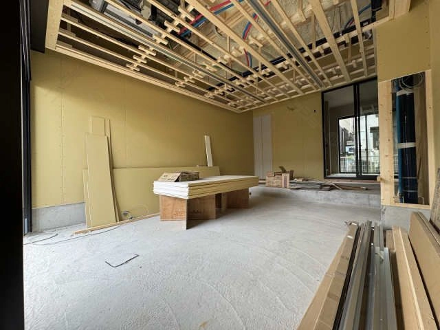 建築中1F