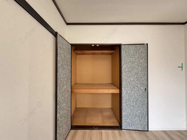 収納（西側洋室）