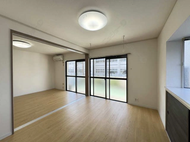 南洋室（西側）