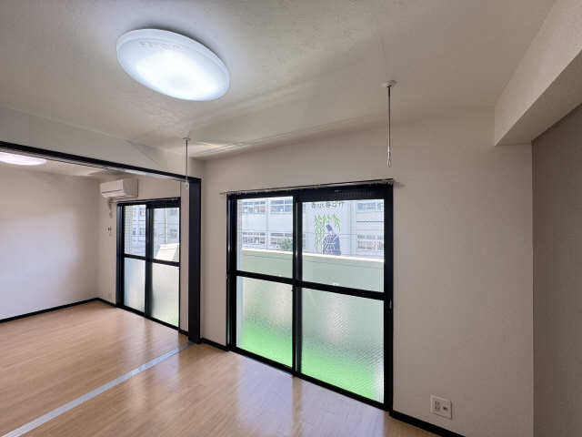 室�内物干し（南洋室）