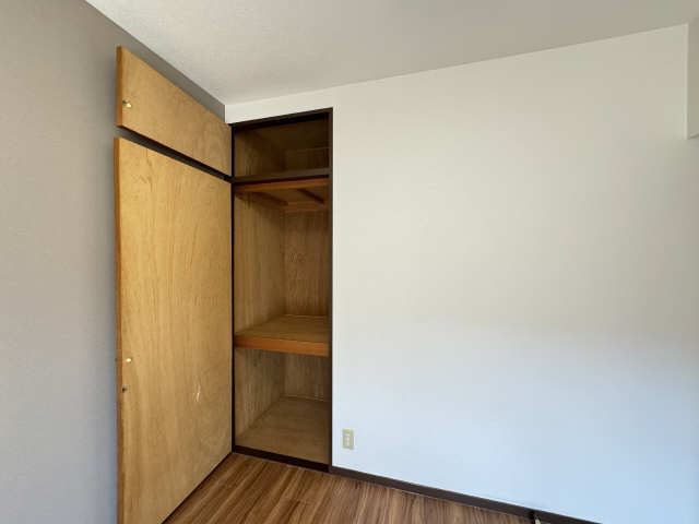 洋室（西側）収納