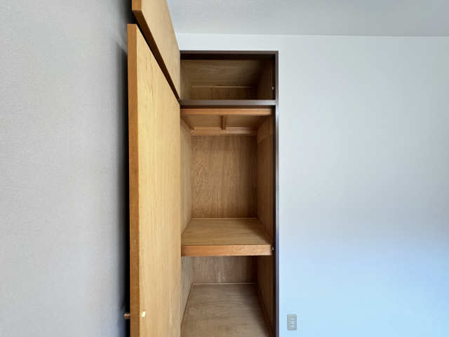 洋室（西側）収納