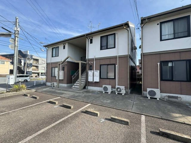 外観（玄関側）