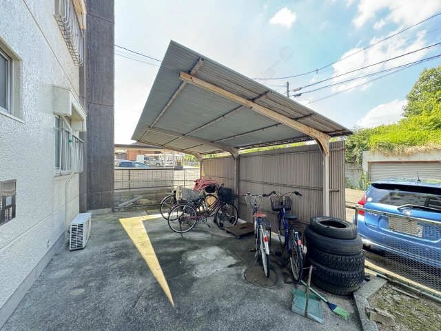 駐輪場（西側）