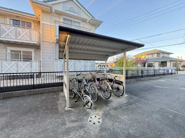 駐輪場（東側）