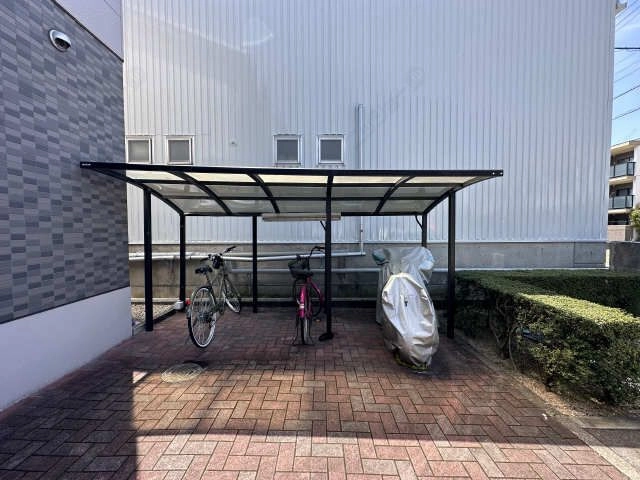駐輪場（東側）