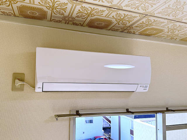 南東洋室・エアコン