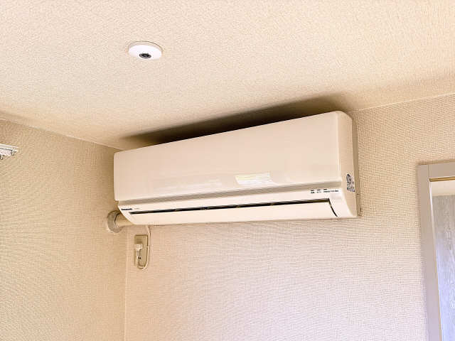 リビング・エアコン