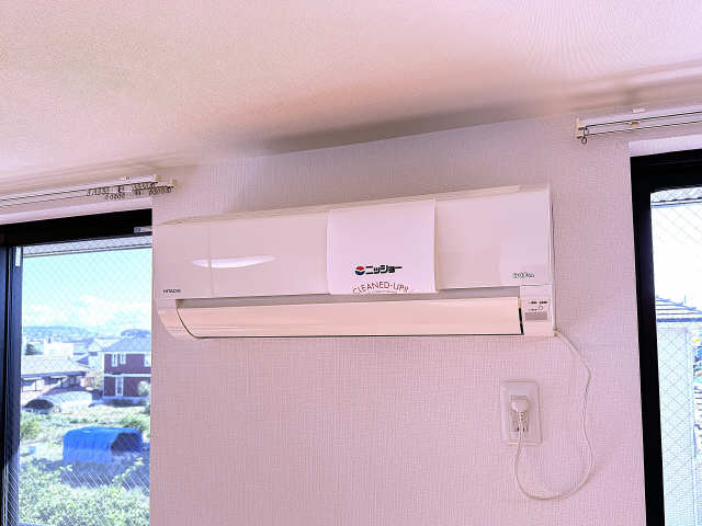リビング・エアコン