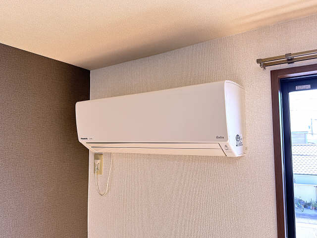 リビング・エアコン