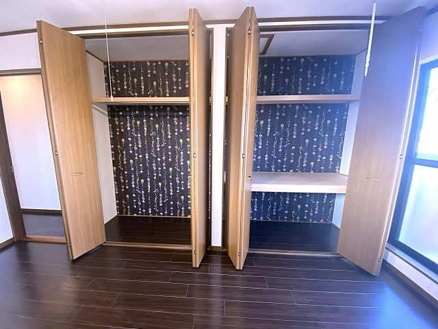 ２階南洋室・収納