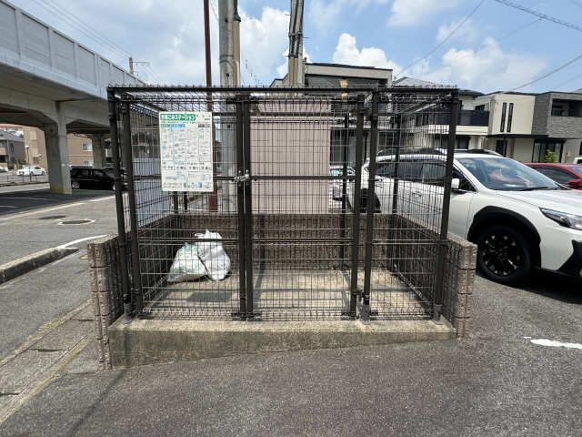 敷地内ゴミ置き場