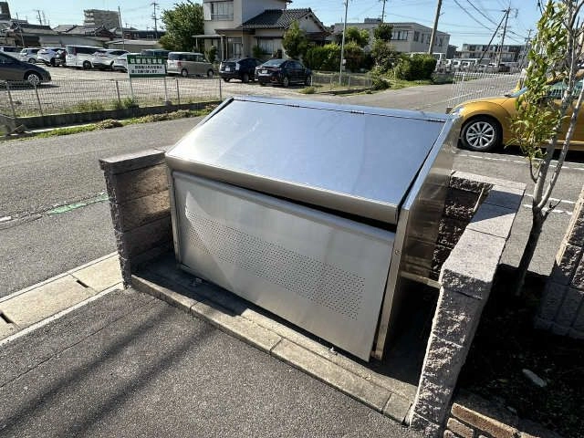 敷地内ゴミ置き場
