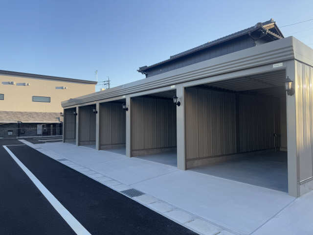 ガレージ駐車場