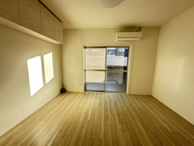 リビング（南洋室）