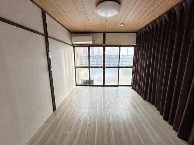 リビング(南洋室)