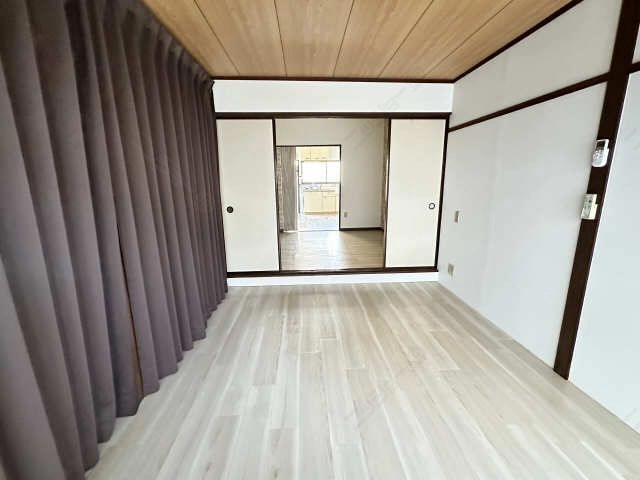 リビング（南洋室）-2