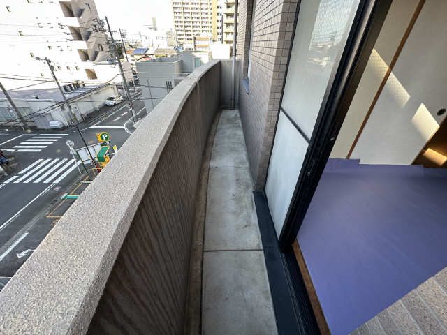 サービスバルコニー（西面）